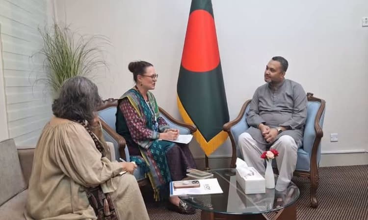 নারী প্রবাসীদের নিরাপদ কর্মসংস্থান — বাংলাদেশ-আইওএম জুটি বাঁধছে নতুন পরিকল্পনায়
